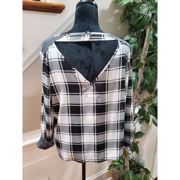 Sadie Robertson Women's Black & White Polyester Round Neck Long Sleeve Blouse L - Picture 8 of 12